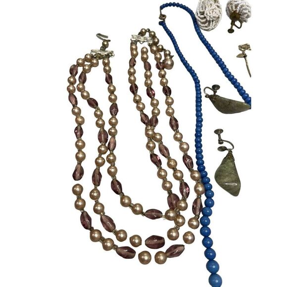 Vintage Jewelry Lot Beads Rhinestones Marked Unmarked Mix Wearable Sellable - Picture 2 of 11